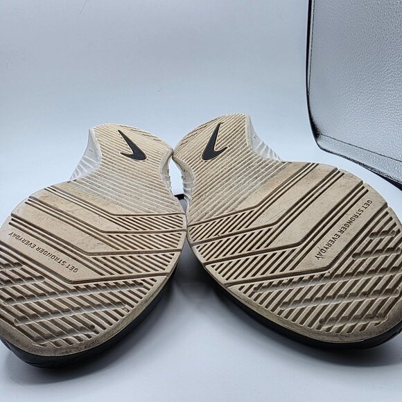 Nike Metcon 5 Womens Size 7.5 Black White  Sneakers Shoes Cross Training Gym AO2 - Picture 11 of 13
